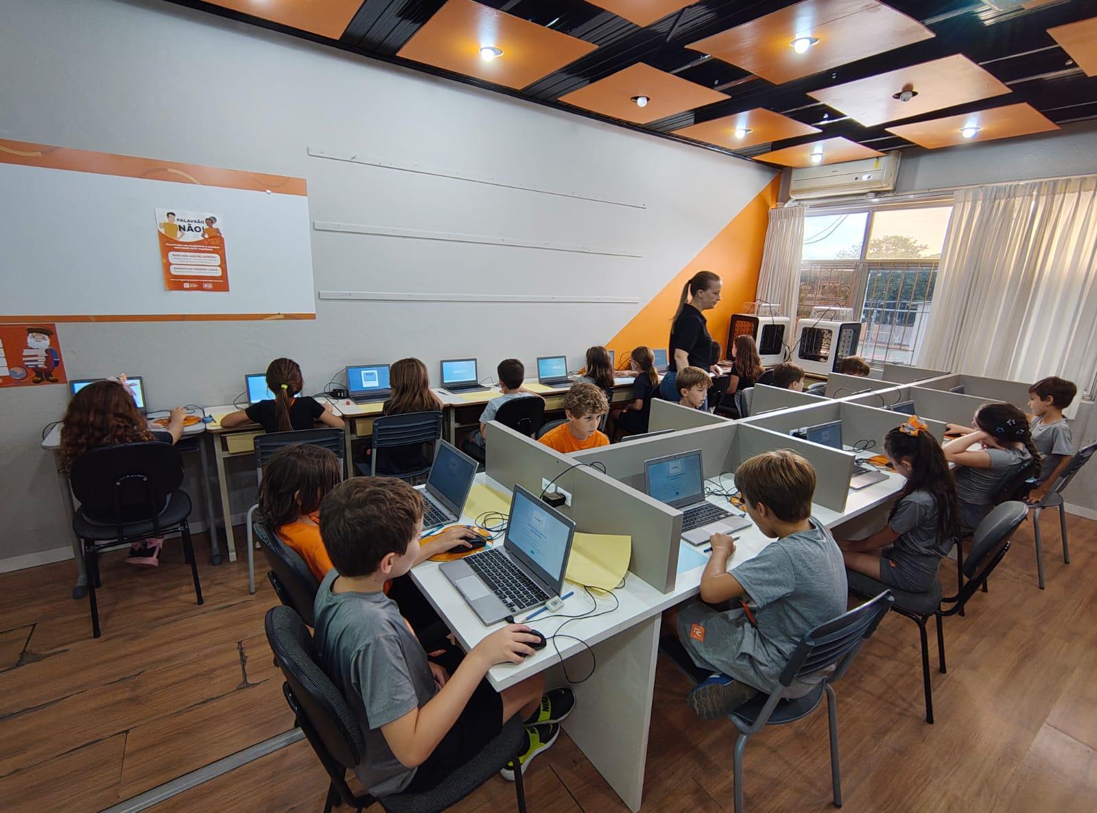 Letramento Digital e Inteligência Artificial passam a integrar a aprendizagem dos estudantes
